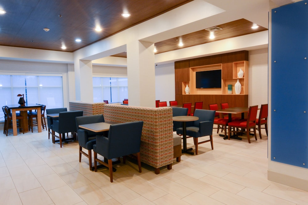 Holiday Inn Express Hotel & Suites Rolla U of Missouri S&T by IHG - photo 18