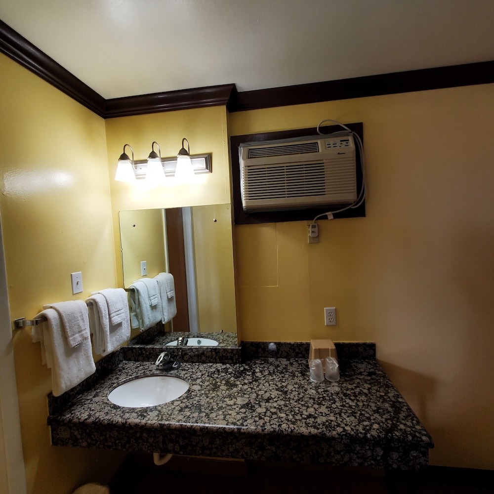 Vanguard Motel - photo 5