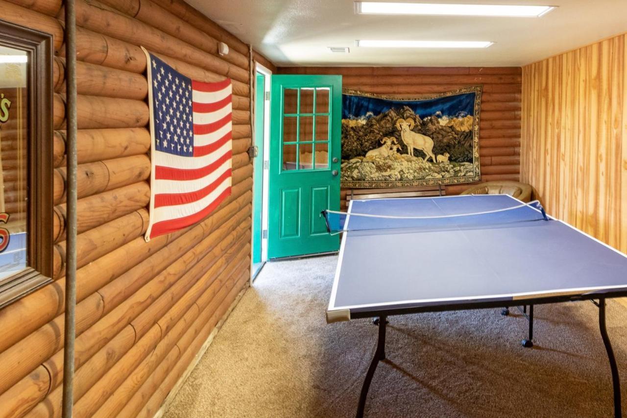 Harris Lakeview Cabin — 4-Star Luxury Hotel in Bass Lake, United States