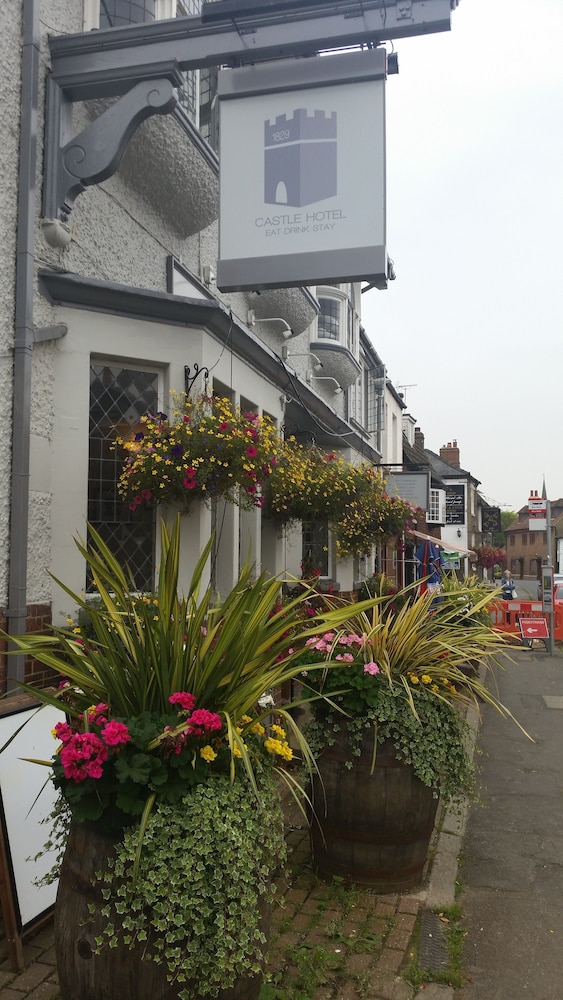 Castle Hotel - carbon neutral hotel in Eynsford