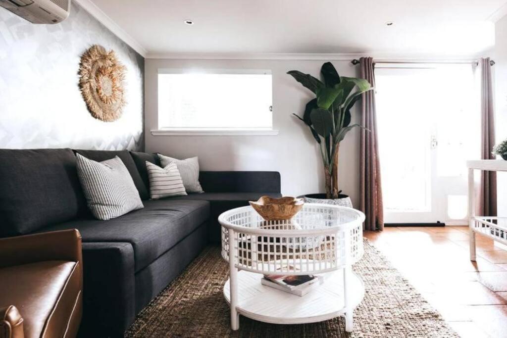The Icely Cottage — 4-Star Luxury Hotel in Orange, Australia