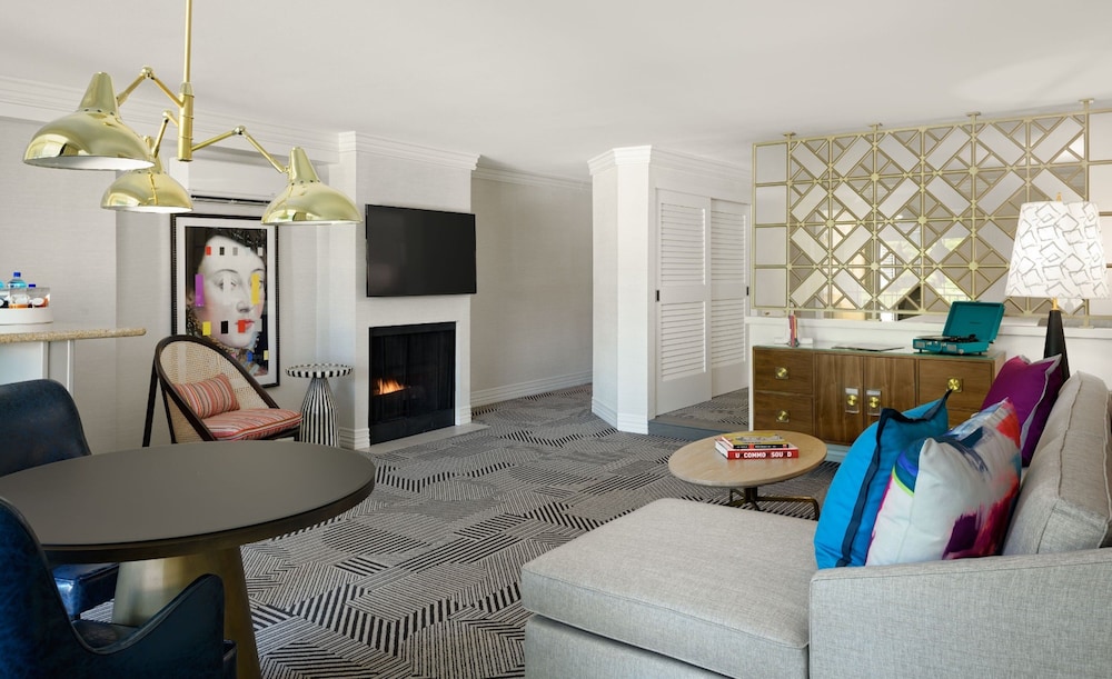 Le Parc at Melrose - photo 20