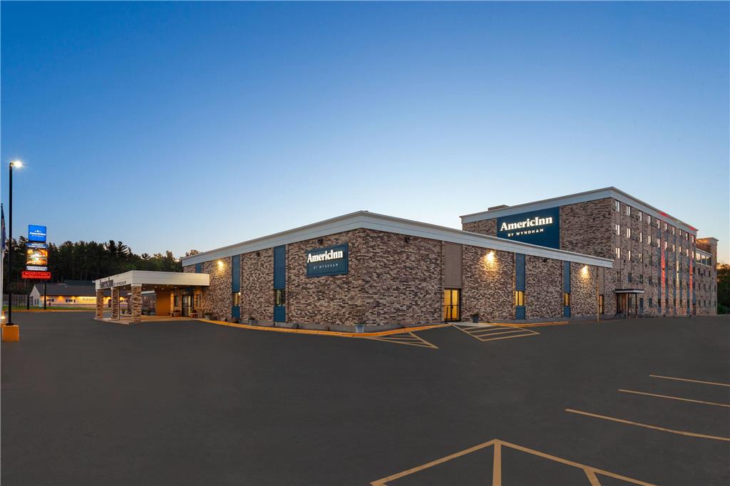 AmericInn & Suites By Wyndham Baraboo Event Center - photo 4