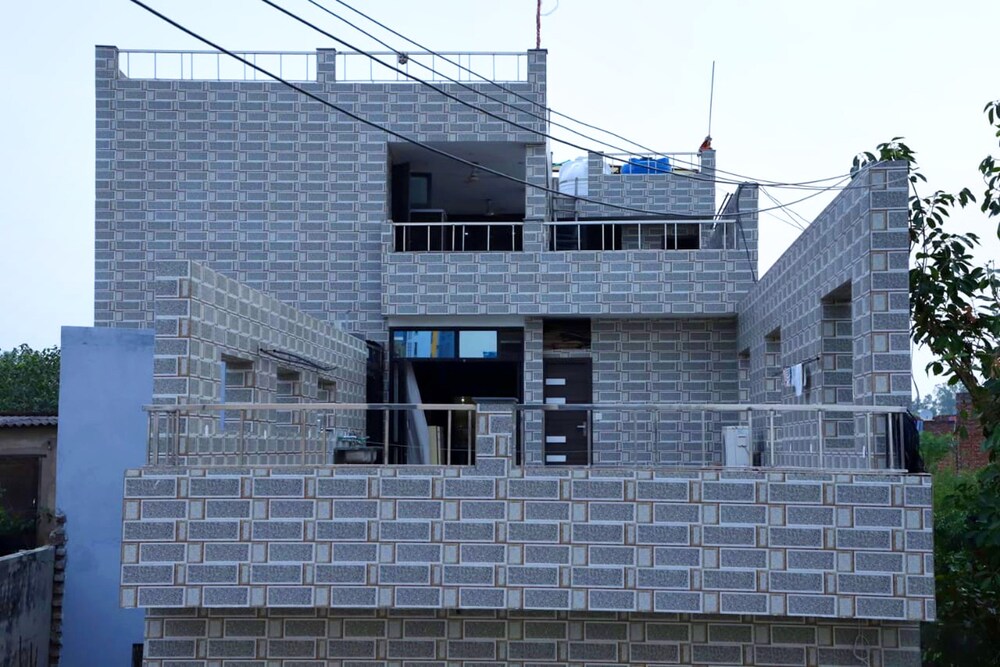 Oyo 18478 Hotel Max in Jalandhar, India