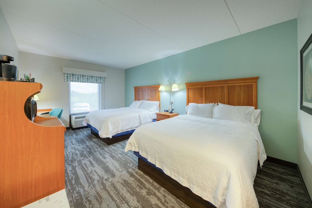 Hampton Inn Wilmington University Area Smith Creek Station - photo 35