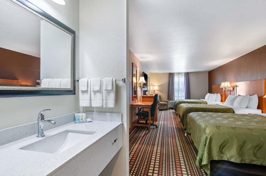 Quality Inn Kearney Liberty - photo 18