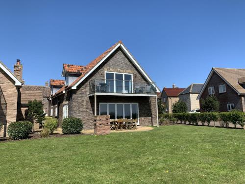 Bempton View at The Bay Filey sleeps 10 and 2 dogs welcome for free too in Filey, United Kingdom