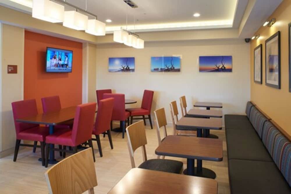 TownePlace Suites by Marriott Detroit Troy - photo 38