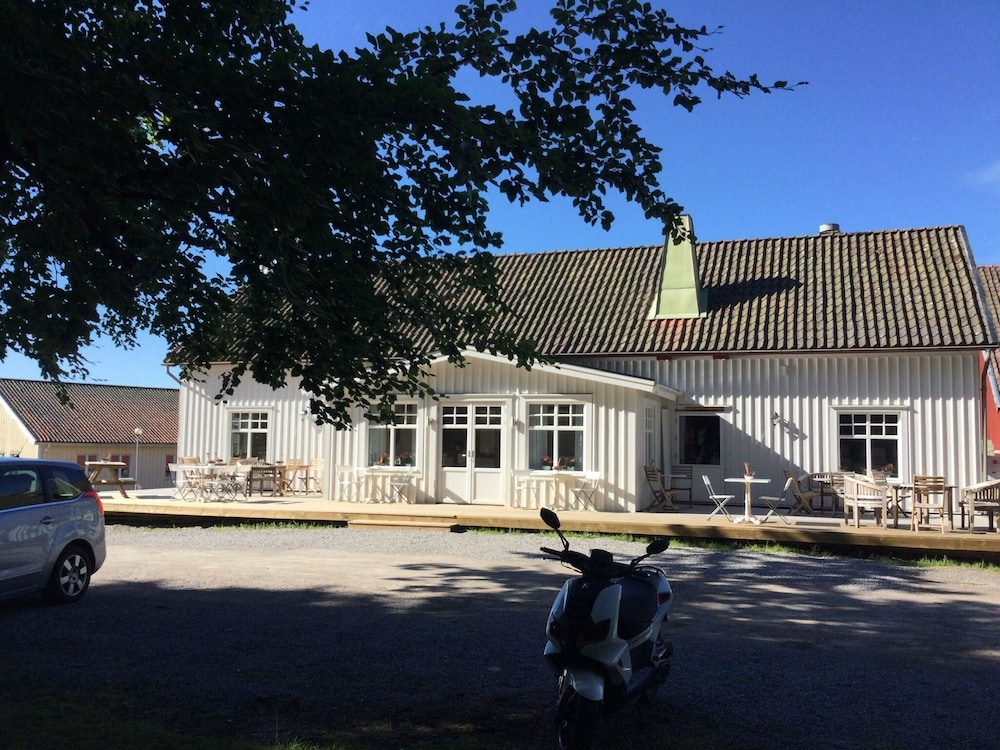 Hensbacka Hotell - carbon neutral hotel in Munkedal