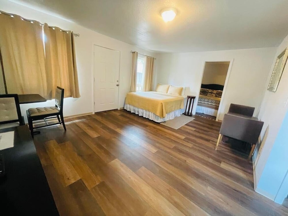 Riverfront Lodging - photo 27