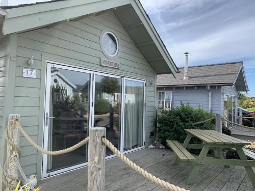 Salty Dog The Bay 2 bedrooms with ensuites parking for 2 cars 2 dogs welcome in Filey, United Kingdom