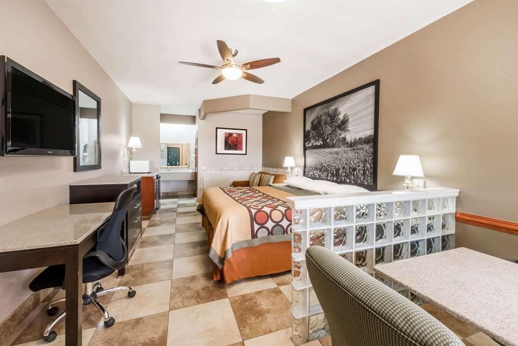 Texas Inn Donna - photo 7