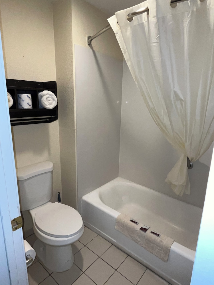 Oregon Trail Inn and Suites - photo 20