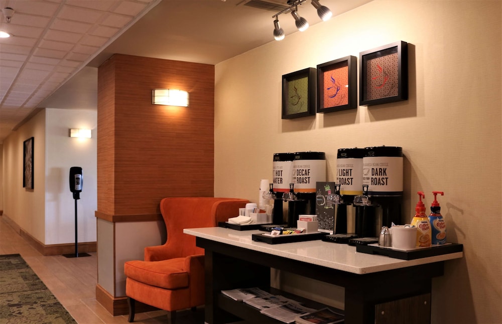 Hampton Inn & Suites Fremont - photo 4