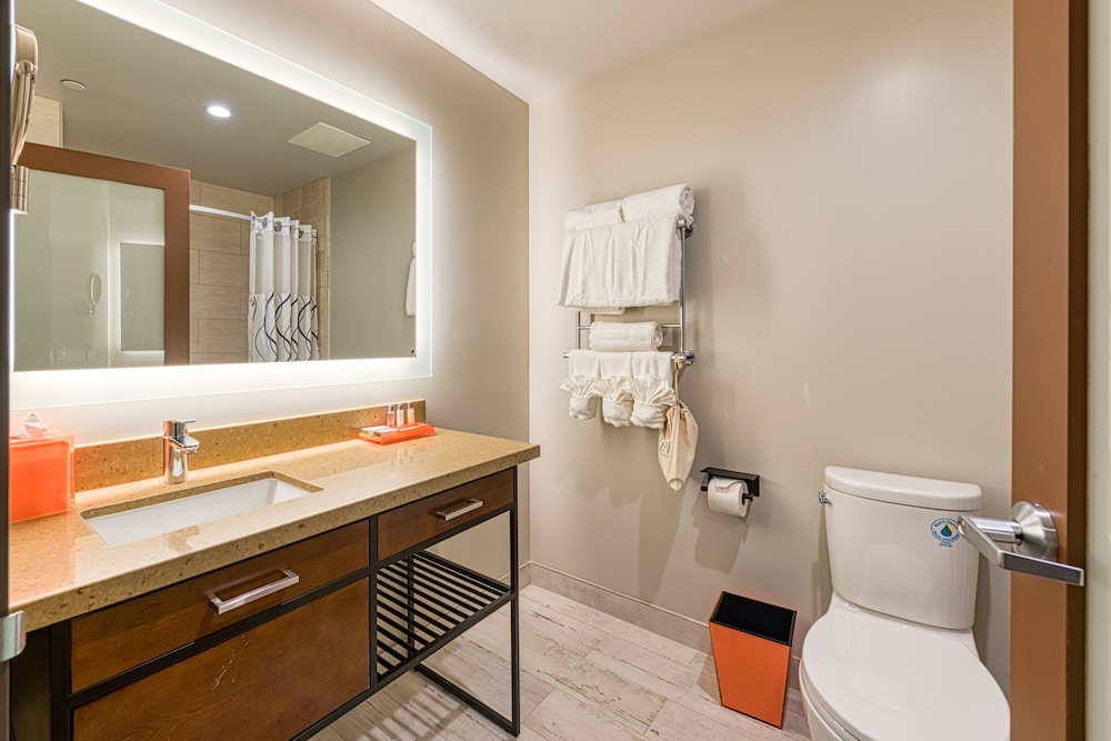 Hotel Lexen Newhall - photo 41