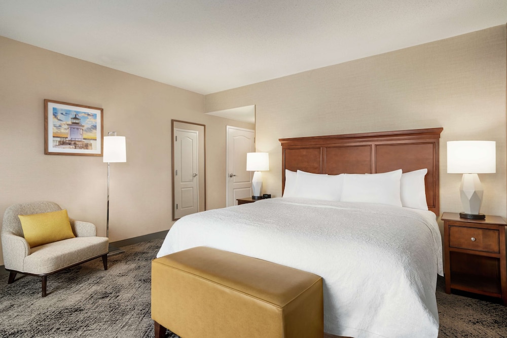 Hampton Inn & Suites Exeter - photo 9