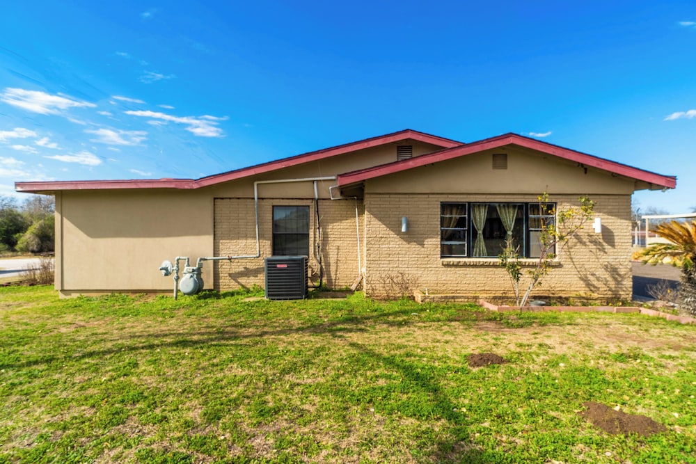Oyo Hotel Beeville Us 181 - photo 96