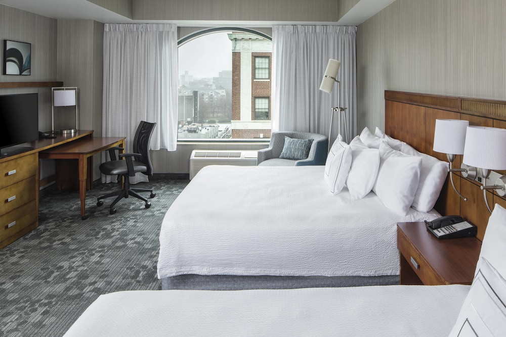 Courtyard by Marriott Stamford Downtown - photo 3