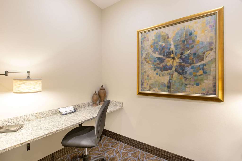 AmericInn by Wyndham Humboldt - photo 25