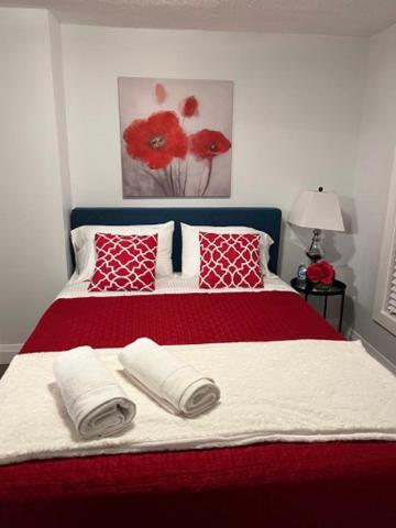 Family Friendly 4BR Retreat Fully Furnished in Sarnia, Canada