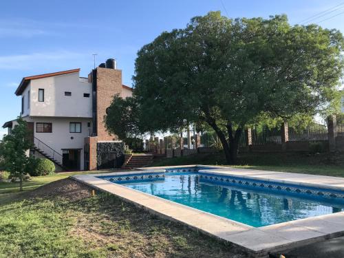 Hermosa casa con vista al lago — 4-Star Luxury Hotel in Villa Carlos Paz, Argentina