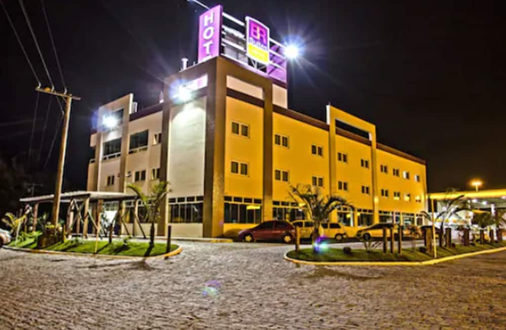 BR Suítes Hotel in Navegantes, Brasil