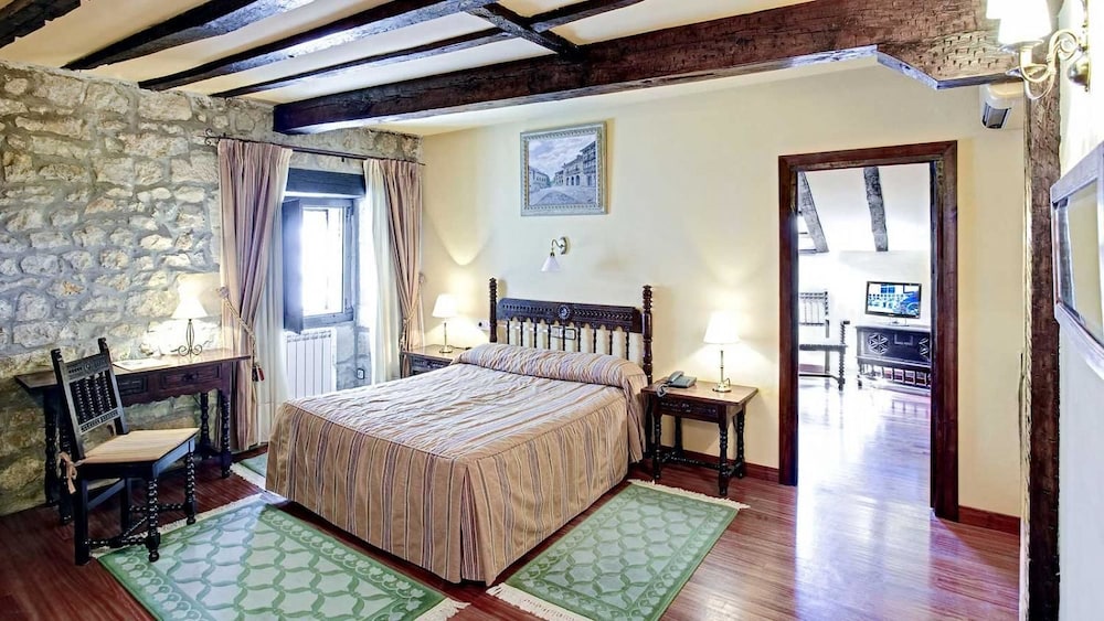 Hotel Altamira — hotel in Santillana