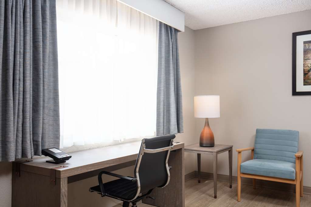 Best Western Plus King's Inn & Suites - photo 15