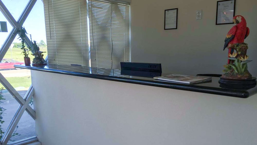 Budget Inn Ardmore - photo 3