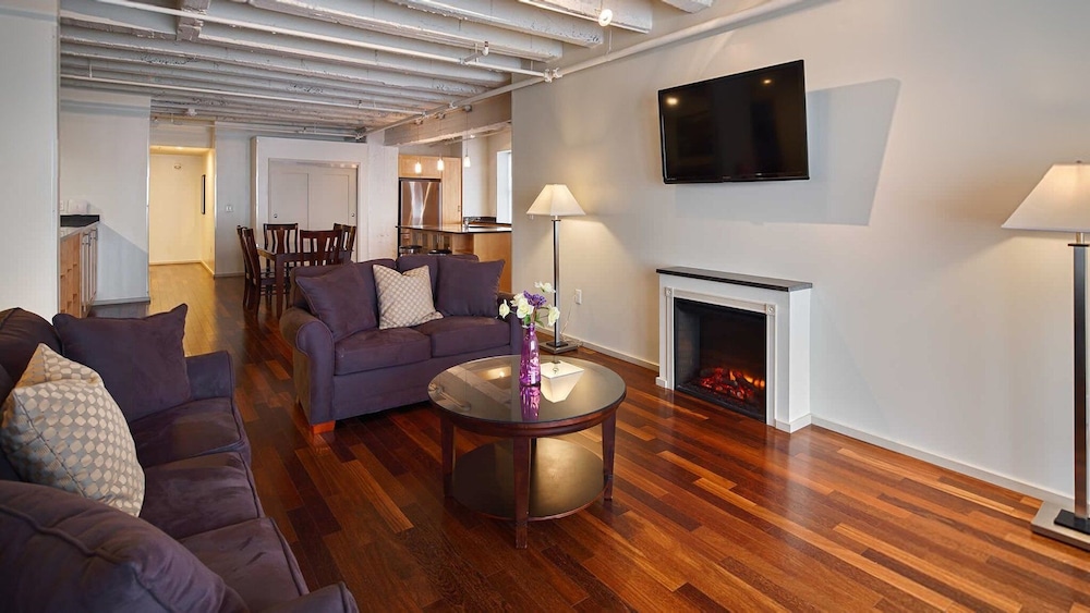 Grand Eastonian Hotel & Suites - photo 7