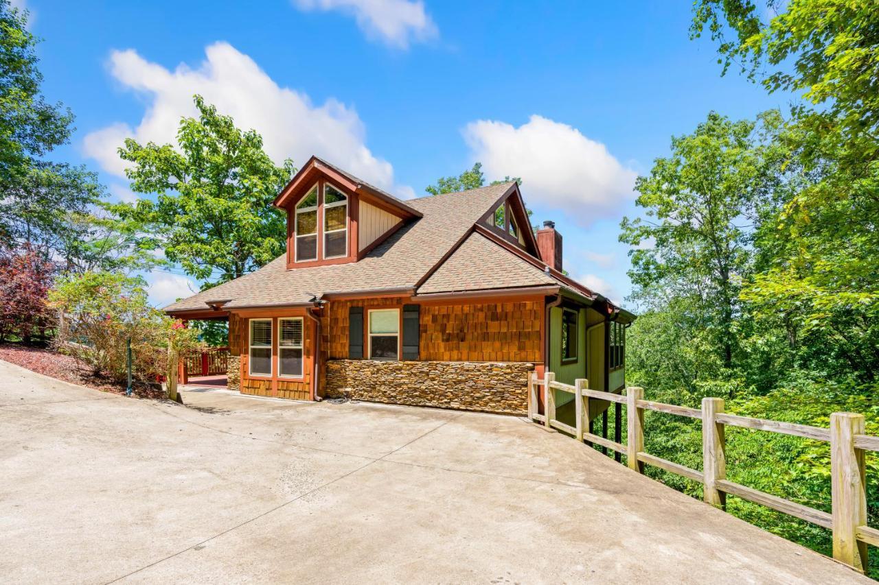 Summit Chalet — 4-Star Luxury Hotel in Ellijay, United States