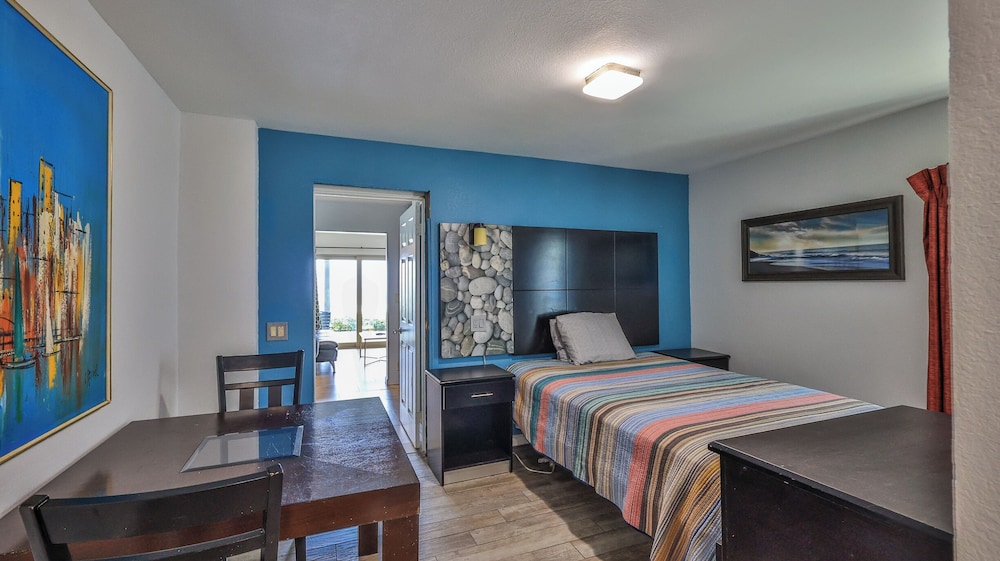 Driftwood Beach Motel - photo 59