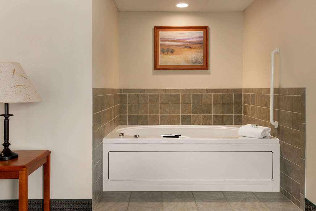 AmericInn by Wyndham Havre - photo 32