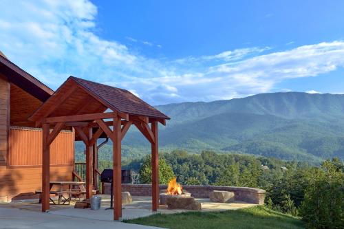Amazing Views Hot Tub Game Room Firepit in Gatlinburg, United States