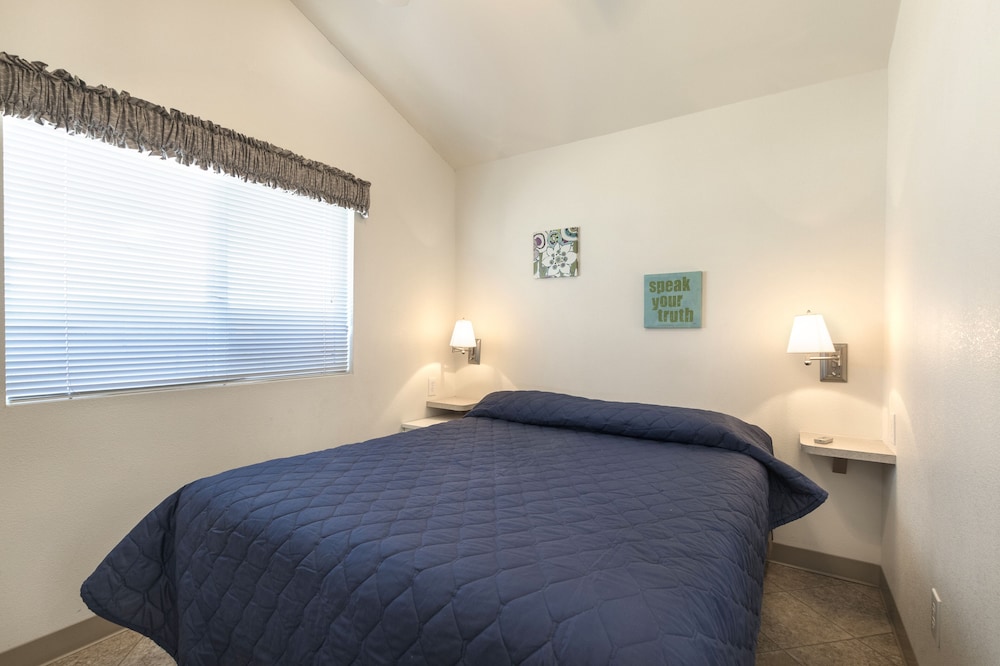 Palm Springs RV Resort - photo 10