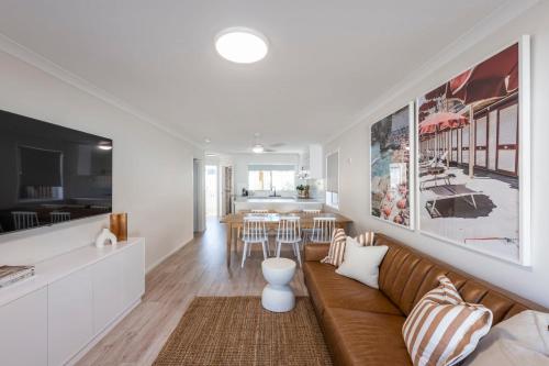 Yamba Townhouse Oceanstays — 4-Star Luxury Hotel in Yamba, Australia