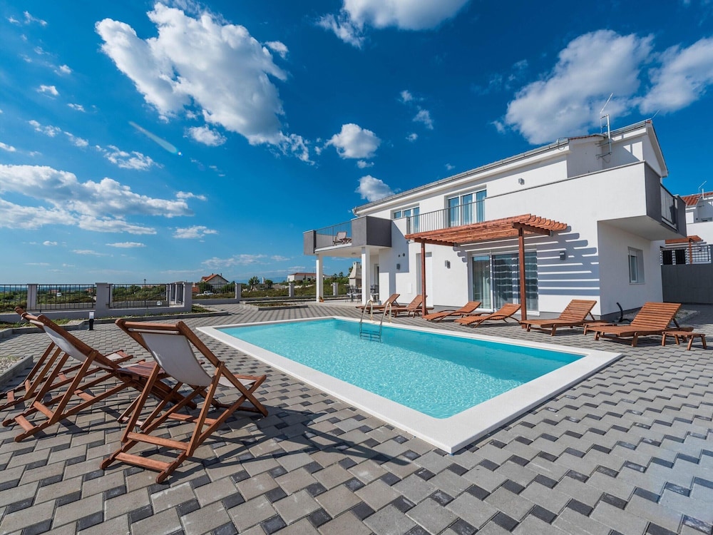 Apartment in Croatia near Adriatic Coast — 4-Star Luxury Hotel in Sukosan, Croatia