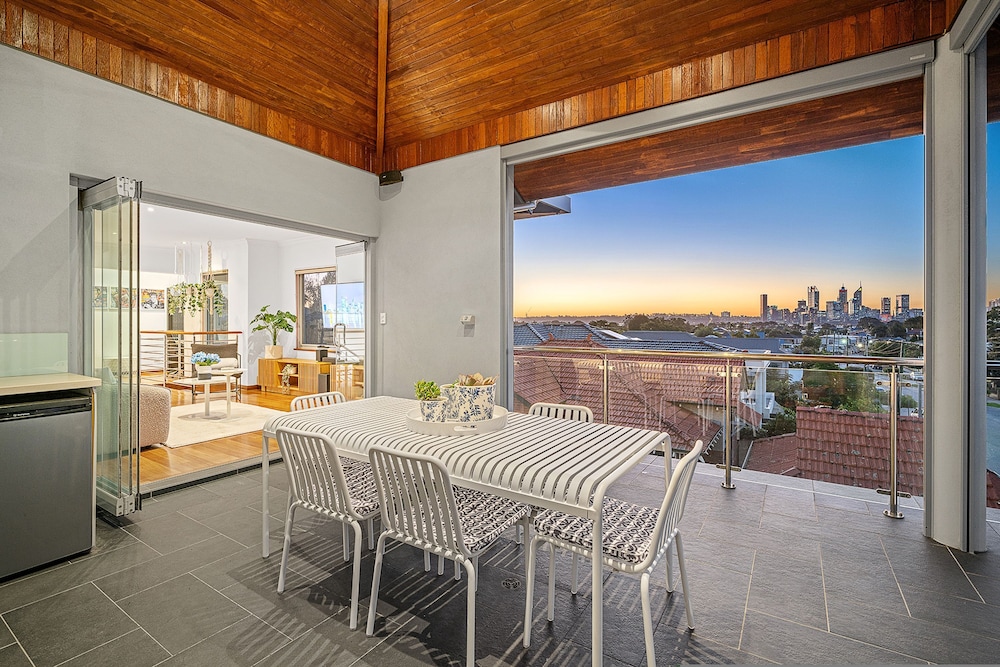 The Perth Summit A Sepal Stay — Perth