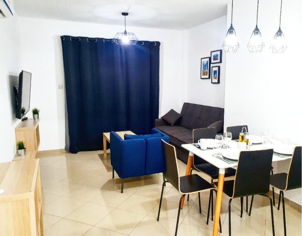 Secondhome102