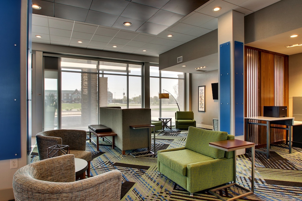 Holiday Inn Express & Suites Findlay North by IHG - photo 38