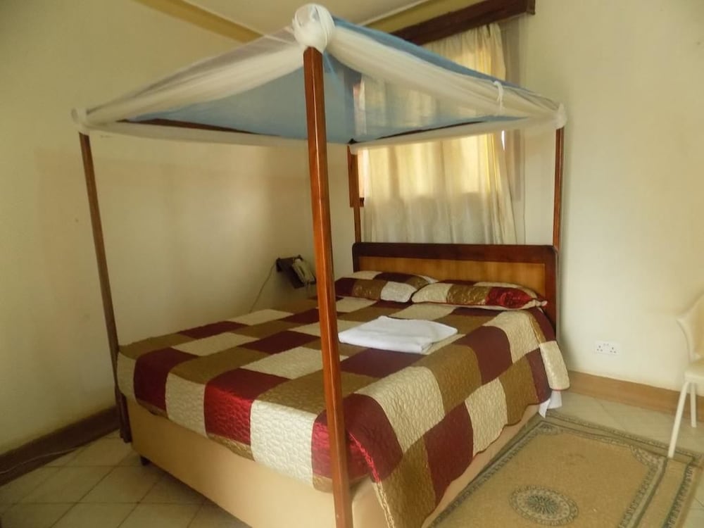 Pride Travellers Hotel — hotel in Mubende