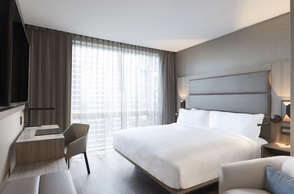 AC Hotel by Marriott Boston Cleveland Circle - photo 4