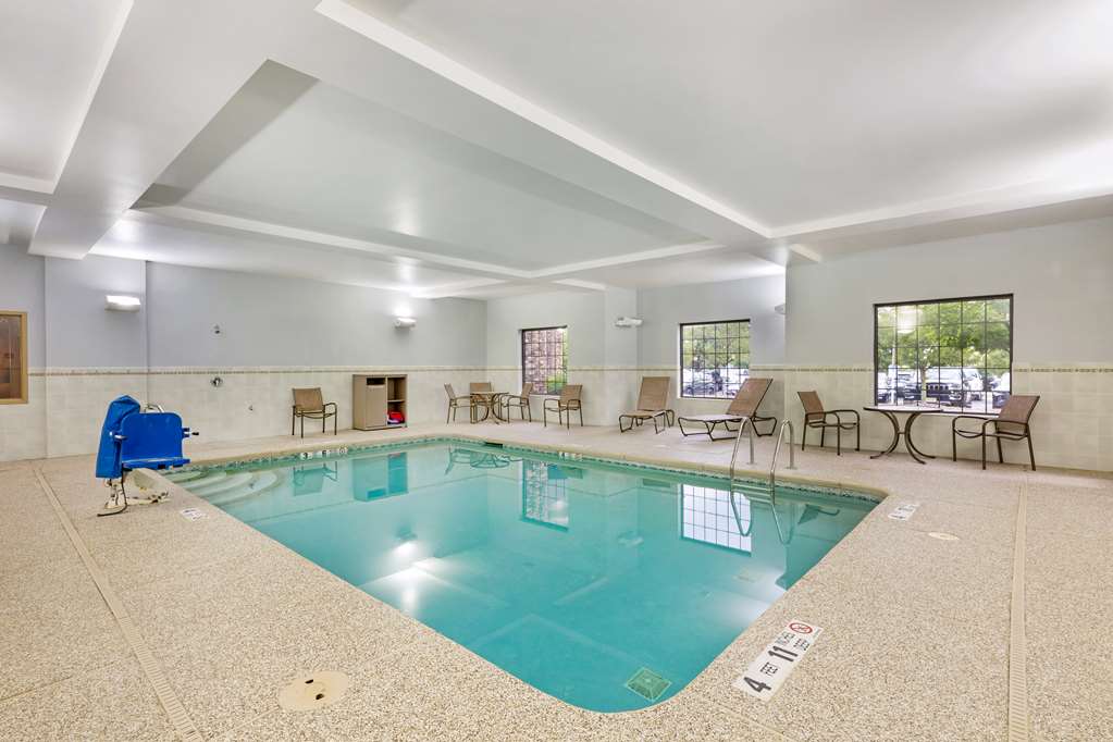Best Western Plus Victor Inn & Suites - photo 42