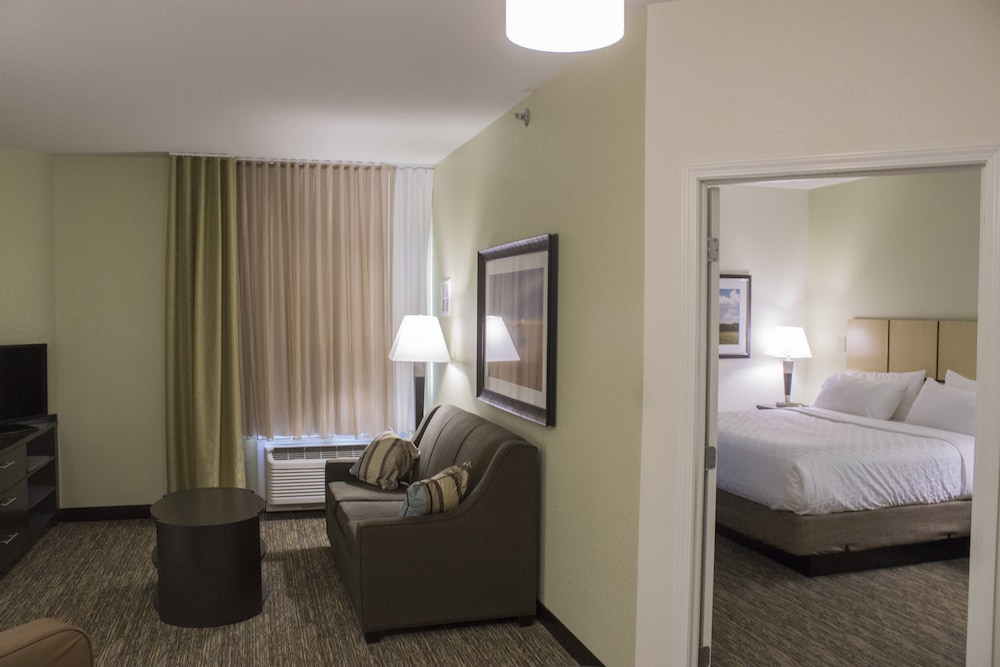 Candlewood Suites Bismarck an IHG Hotel - photo 4
