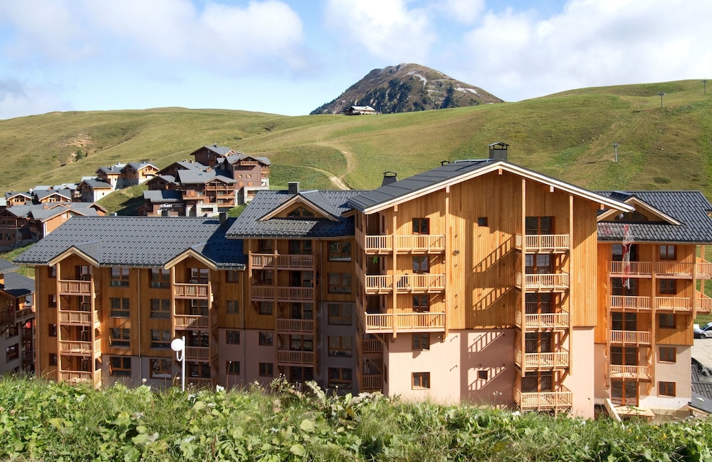 Résidence Odalys Front de Neige — 4-Star Luxury Hotel in Belle-Plagne, France