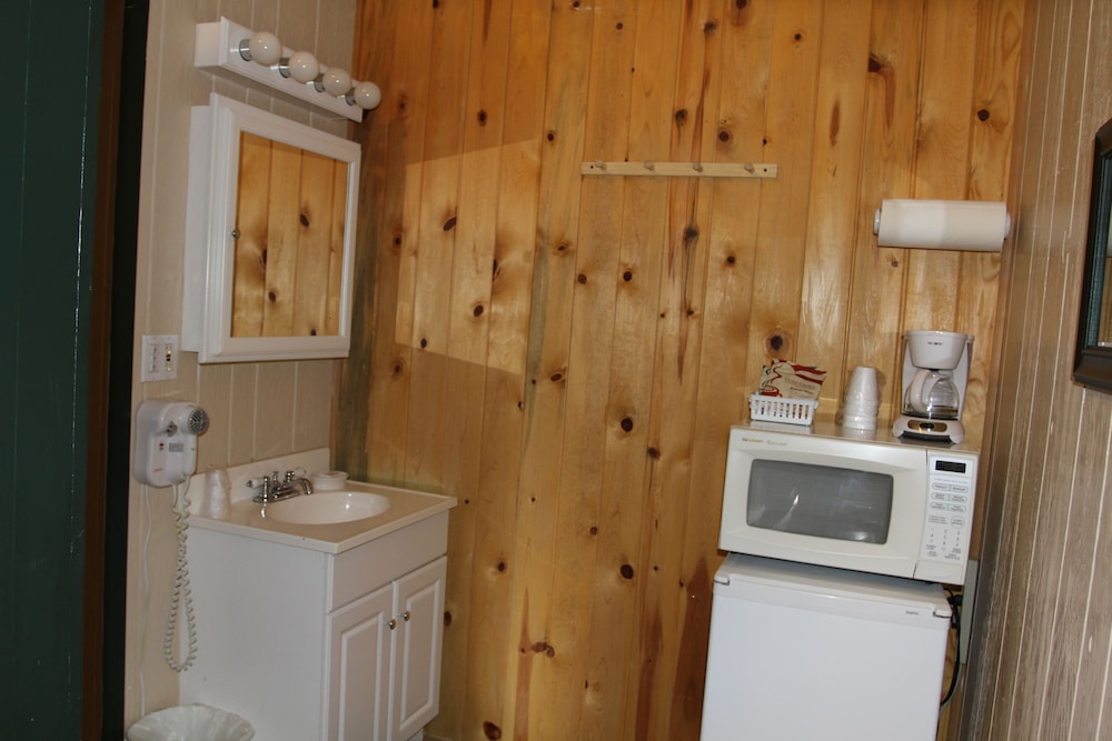 Lakeside Resort and Motel - photo 30