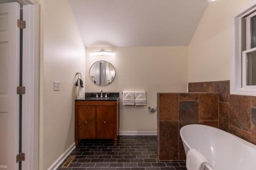 Crooked Creek Inn at Yonahlossee - photo 29