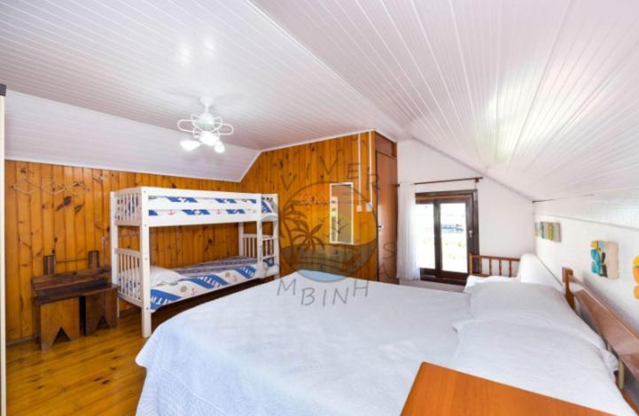 Linda Casa no Centro da Praia Próximo a Praia e Comércio em Geral