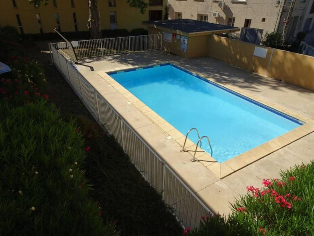 Apartment With 2 Bedrooms in Aigues mortes With Pool Access Enclosed — 4-Star Luxury Hotel in Aigues-Mortes, France