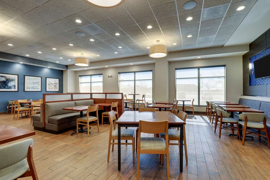 Drury Plaza Hotel Mt. Vernon - photo 9